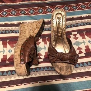 NWOT size 7 brown sandals